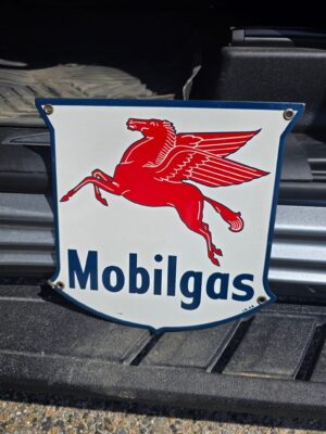 Mobilgas pump plate