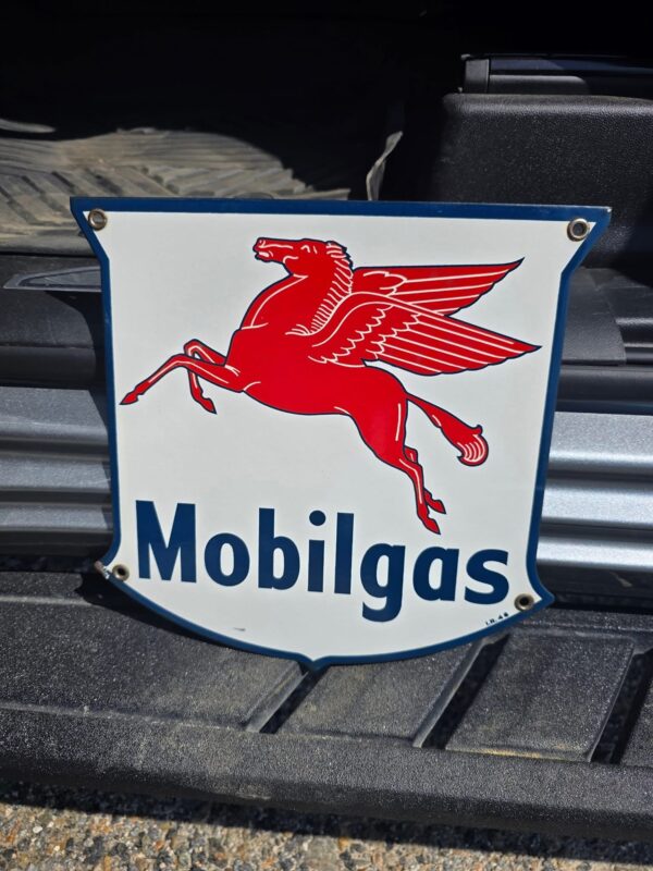 Mobilgas pump plate